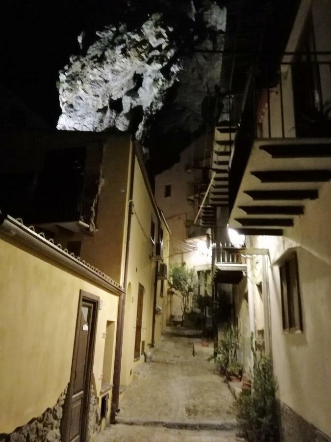 Domunua Holiday House Cefalù Exterior foto